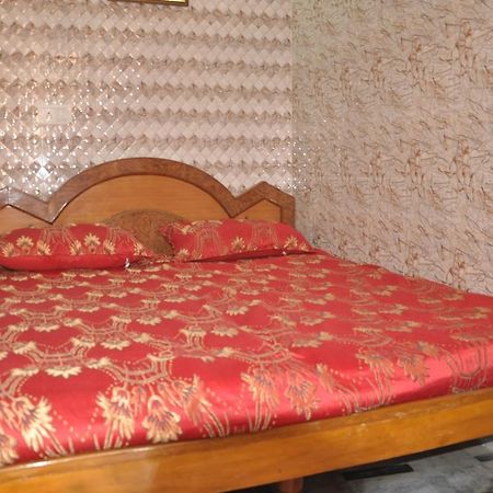 Hotel Pari Jalandhar Esterno foto