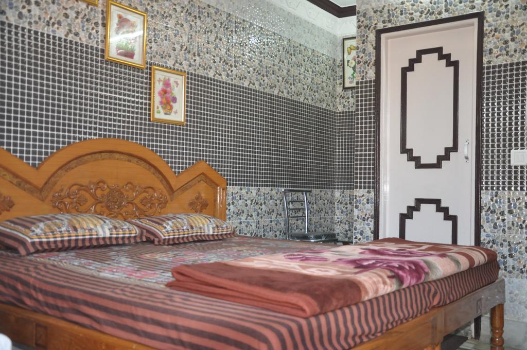 Hotel Pari Jalandhar Esterno foto