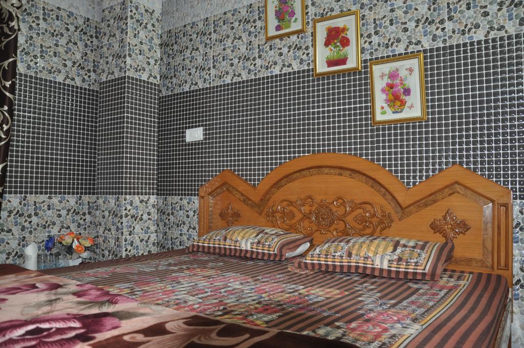 Hotel Pari Jalandhar Esterno foto