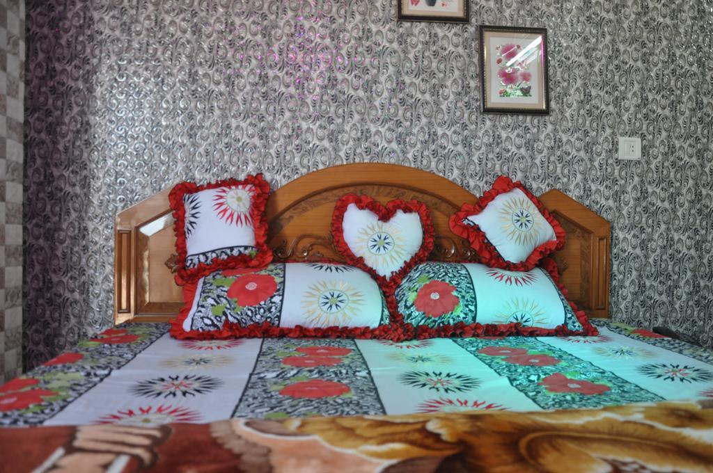 Hotel Pari Jalandhar Esterno foto